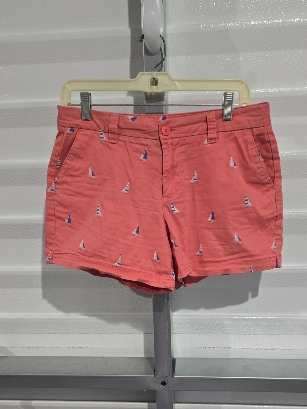Magellan Outdoors Coral Sailboat Embroidered Cotton Shorts Size 4